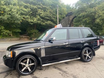Land Rover Range Rover 3.6 TDV8 VOGUE SE 4dr Auto Estate Diesel Black at R & J Car Sales Limited Halifax
