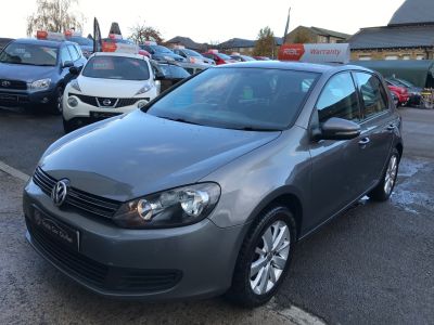 Volkswagen Golf 2.0 GOLF SE TDI 140 S-A Hatchback Diesel Grey at R & J Car Sales Limited Halifax