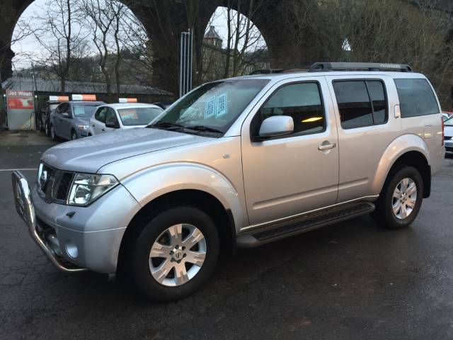 Nissan Pathfinder 2.0 2.5 dCi 173 Aventura Explorer 5dr Estate Diesel Grey