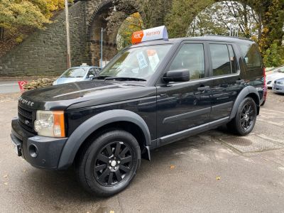 Land Rover Discovery 2.7 Td V6 SE 5dr Estate Diesel Black at R & J Car Sales Limited Halifax